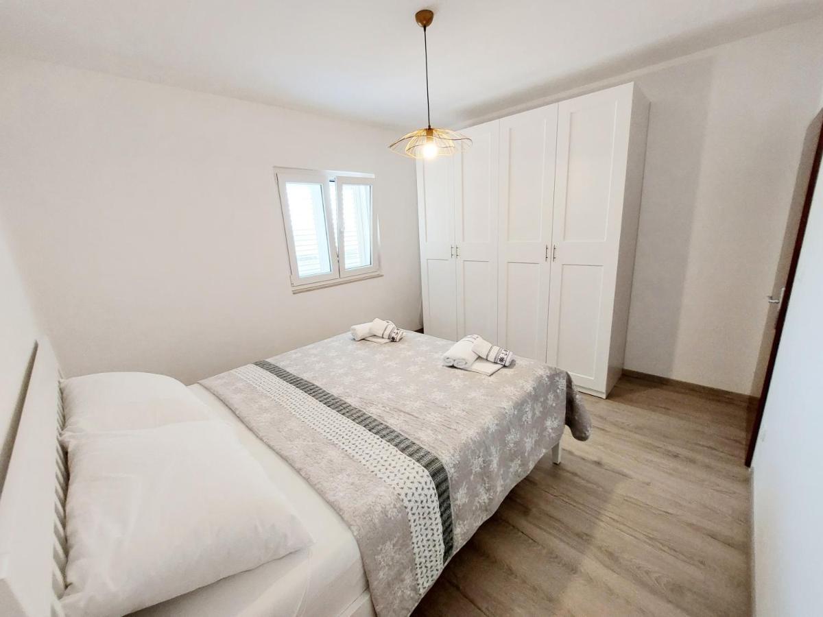 Luxury Sea View Apartment Есенице Экстерьер фото