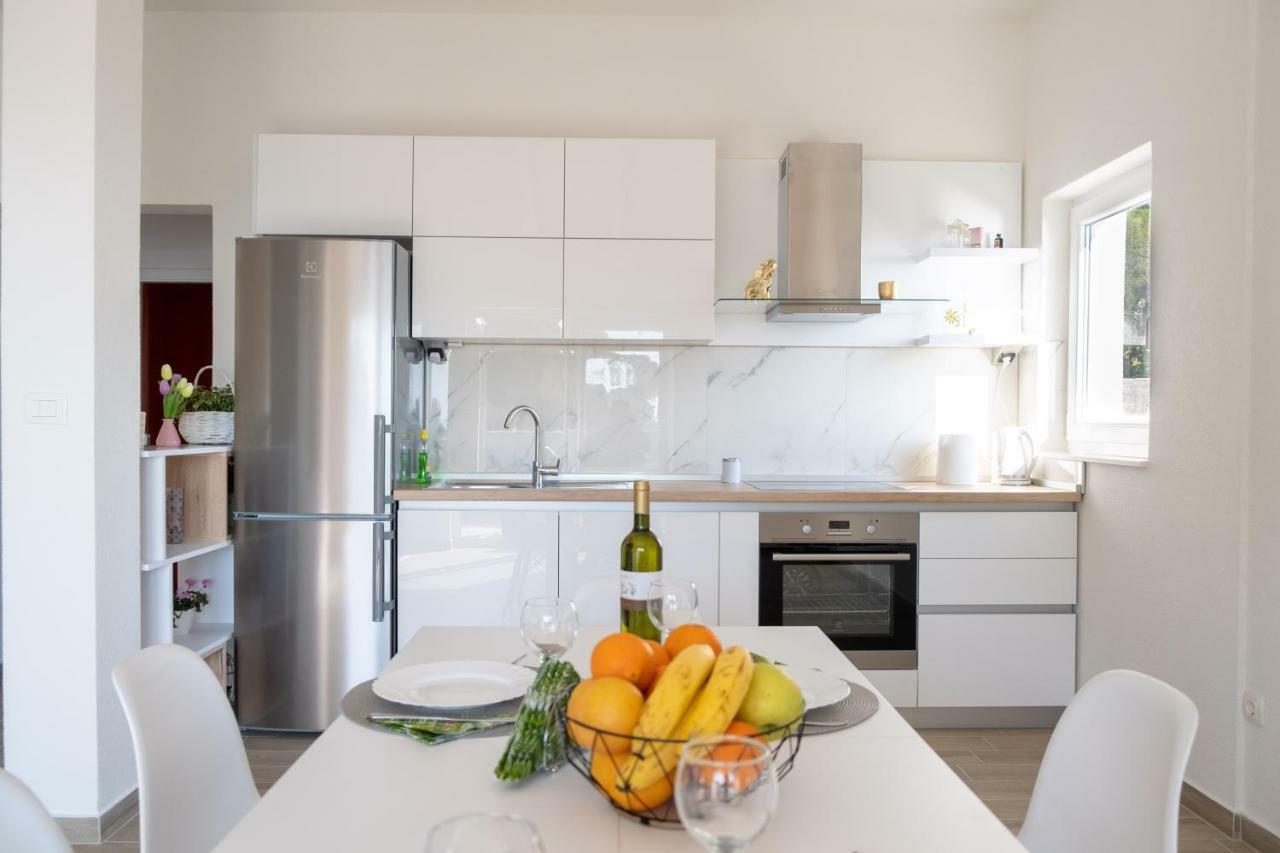 Luxury Sea View Apartment Есенице Экстерьер фото